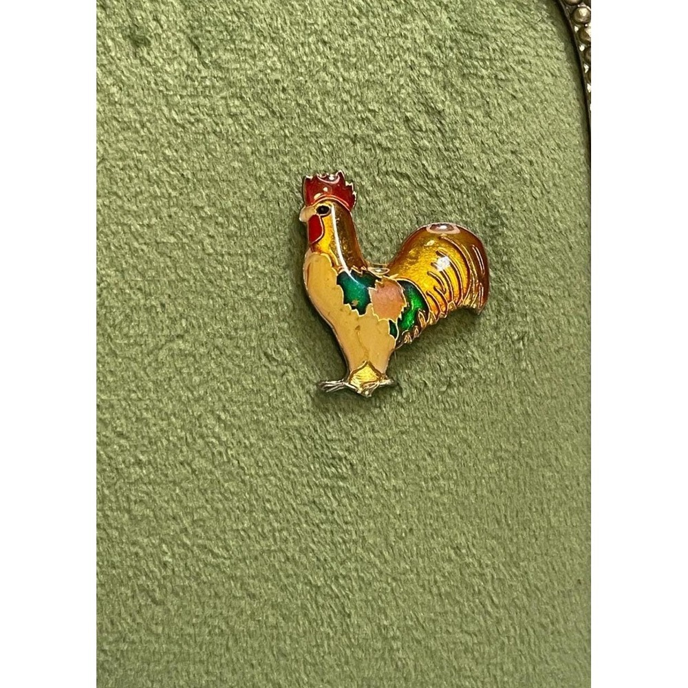 Unbranded‎ Rooster Lapel Pin Unisex OS Gold Red Green Excellent Enamel Animal